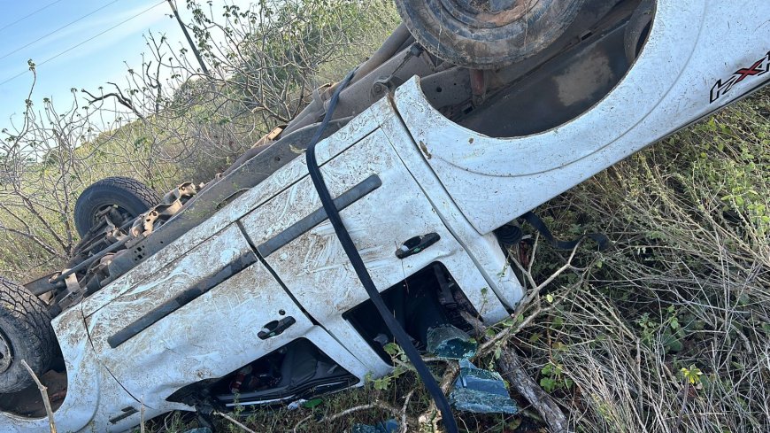 Integrantes do Forró dos Piriboys sofrem acidente na BA 220 em Andorinha, após show na zona rural de Jaguarari   